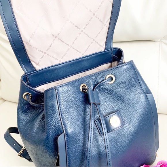 📌CLOSING SALE📌 Michael Kors Backpack 🎒 - Picture 3 of 7